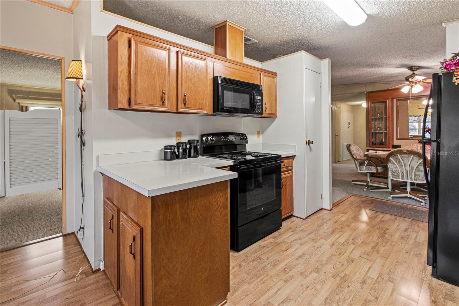 135 HUMMINGBIRD AVE — photo 15