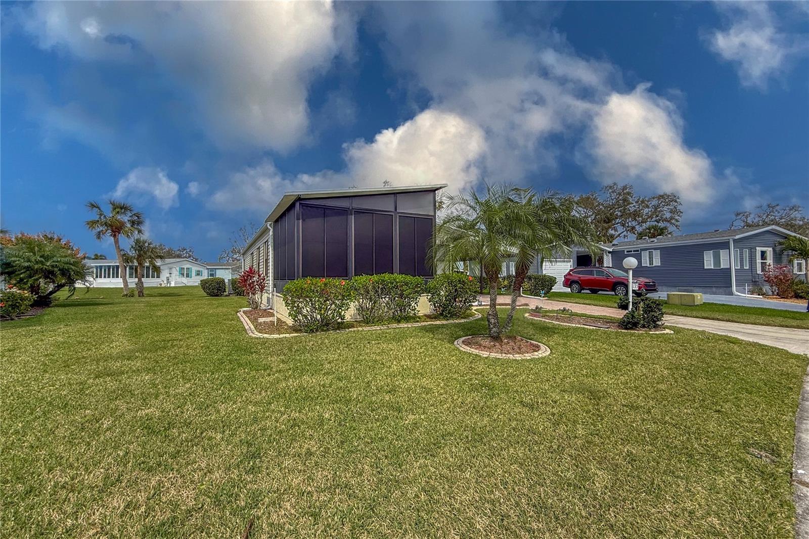 135 HUMMINGBIRD AVE — photo 4
