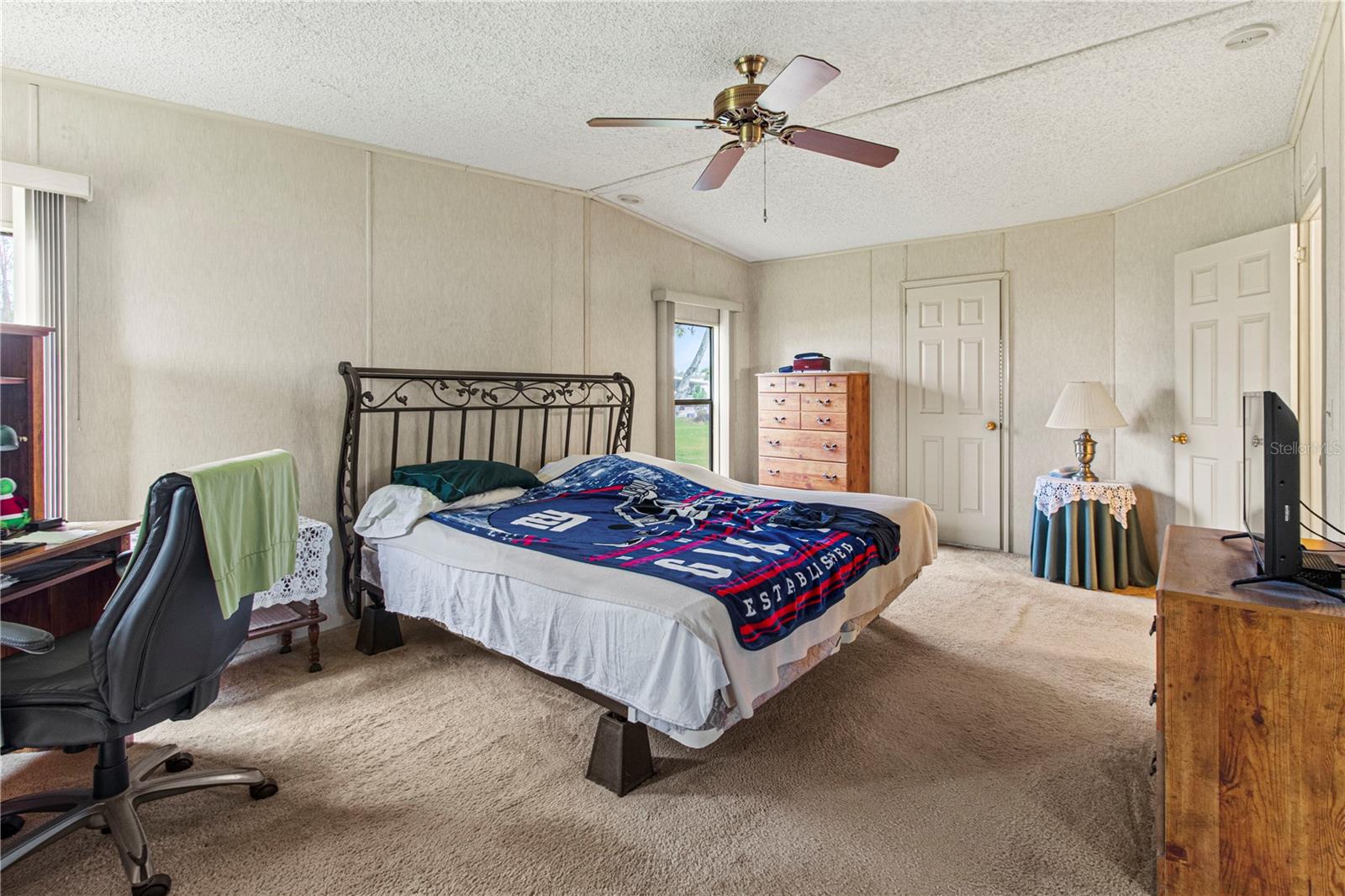 135 HUMMINGBIRD AVE — photo 26
