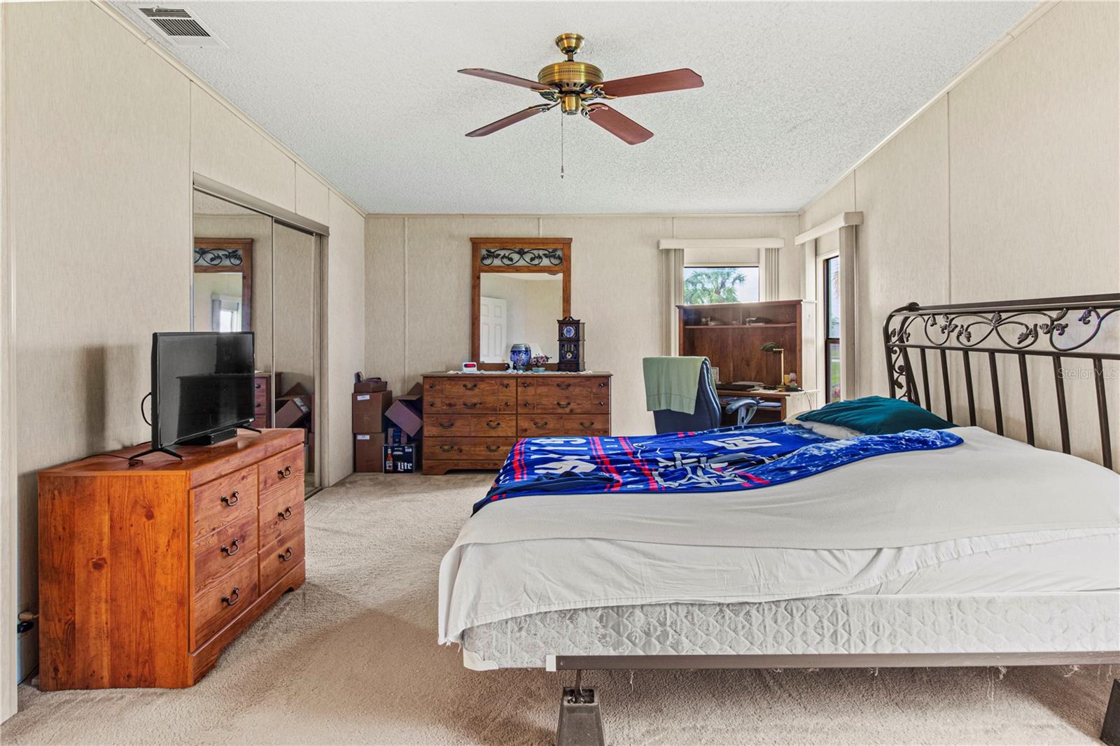 135 HUMMINGBIRD AVE — photo 24