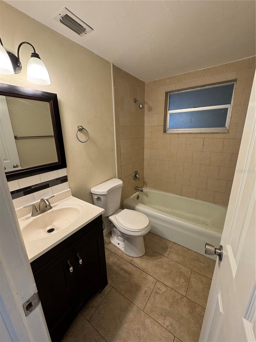 2111 FORKED CREEK DR — photo 8