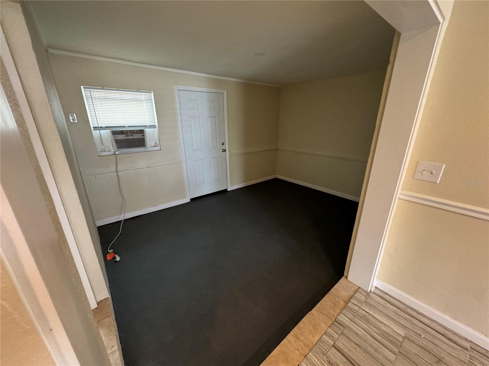 2111 FORKED CREEK DR — photo 6