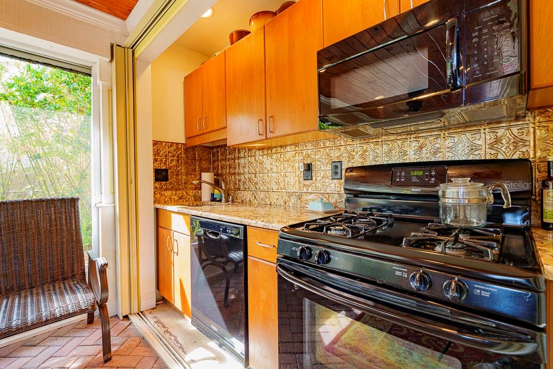6841 AMANDA VISTA CIR — photo 15