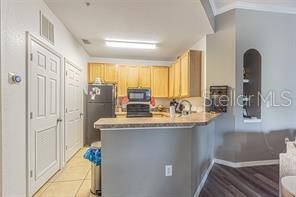 10205 COURTNEY PALMS BLVD #304 — photo 15