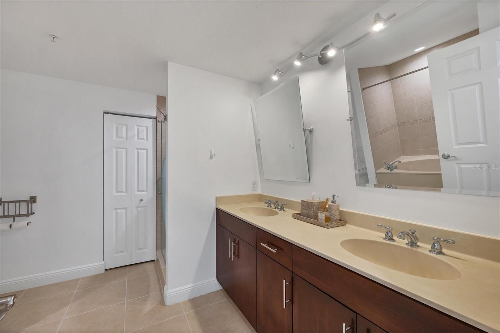 800 N TAMIAMI TRL #509 — photo 19
