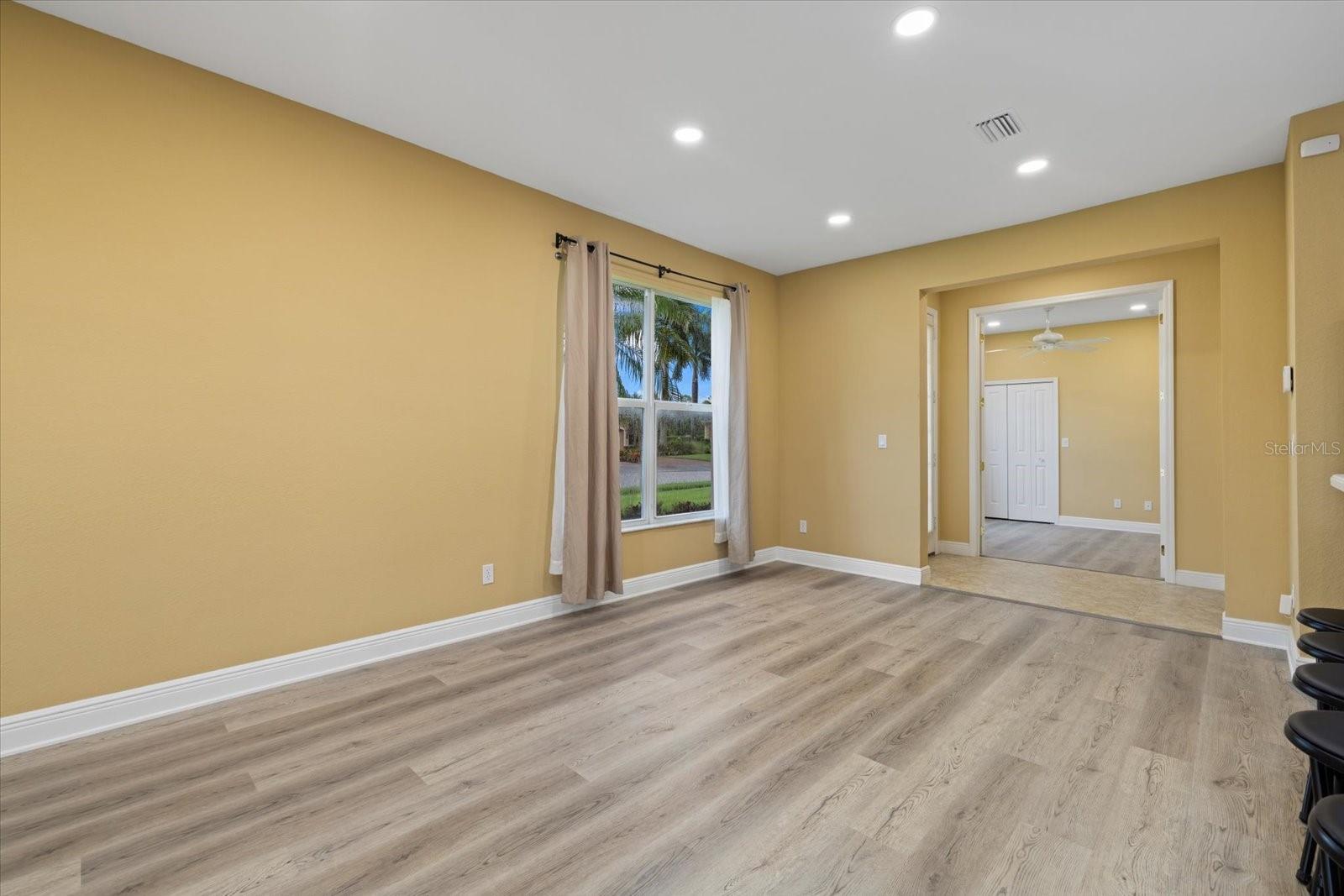 4331 TURNBERRY CIR — photo 8