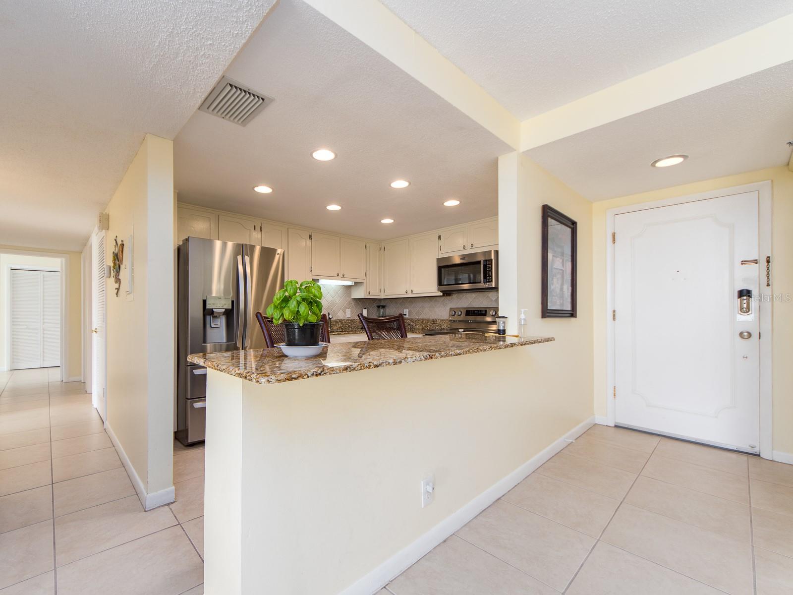675 S GULFVIEW BLVD #902 — photo 2