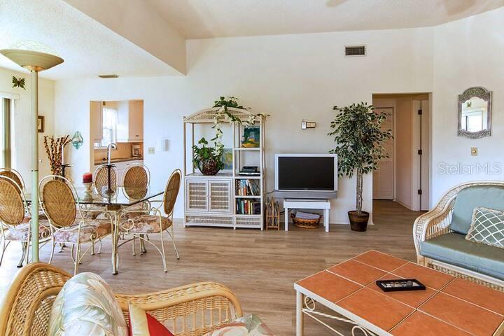 Home in BRADENTON — photo 11