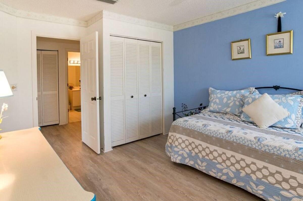Home in BRADENTON — photo 10