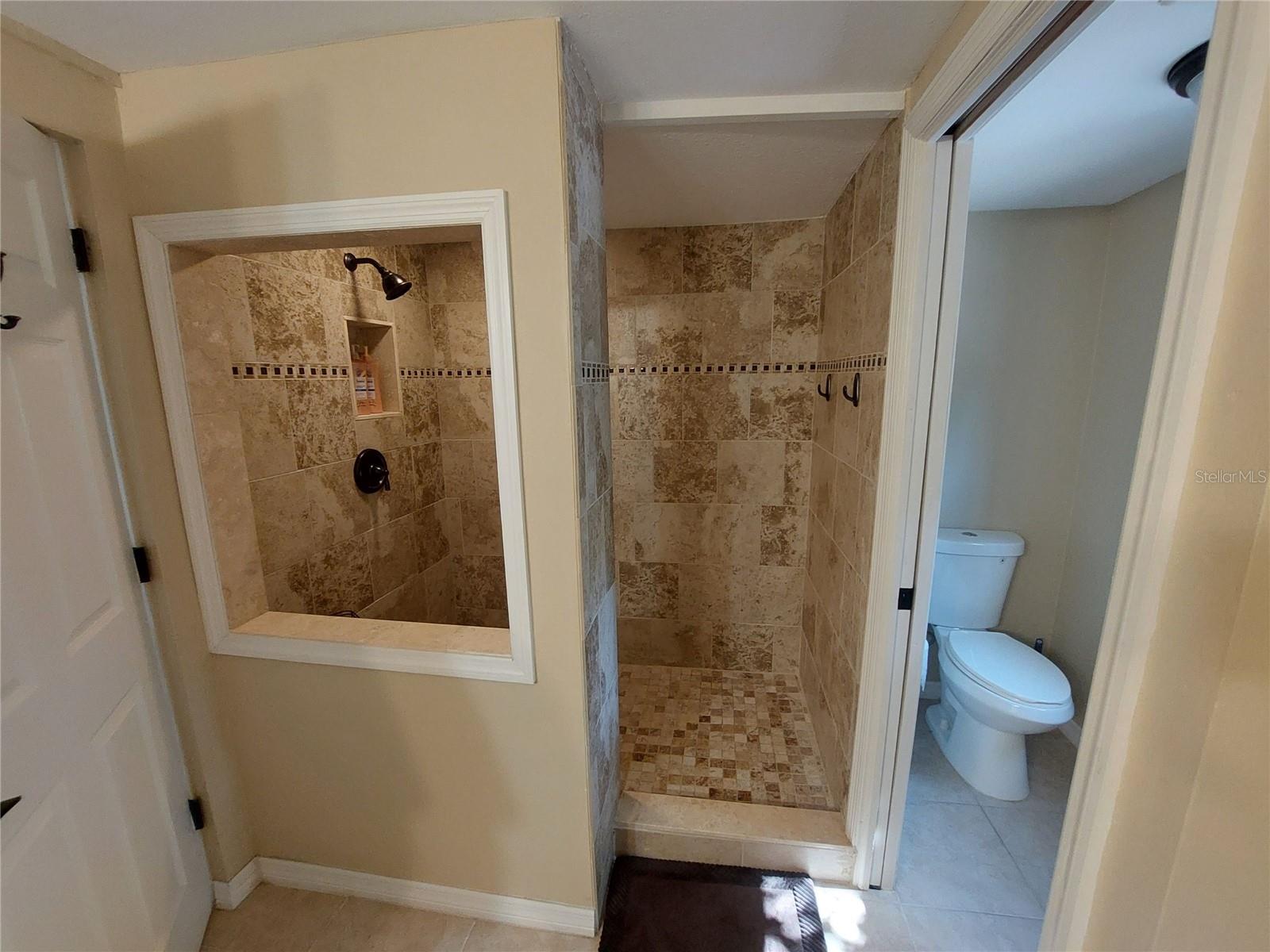 1541 CREST DR — photo 11