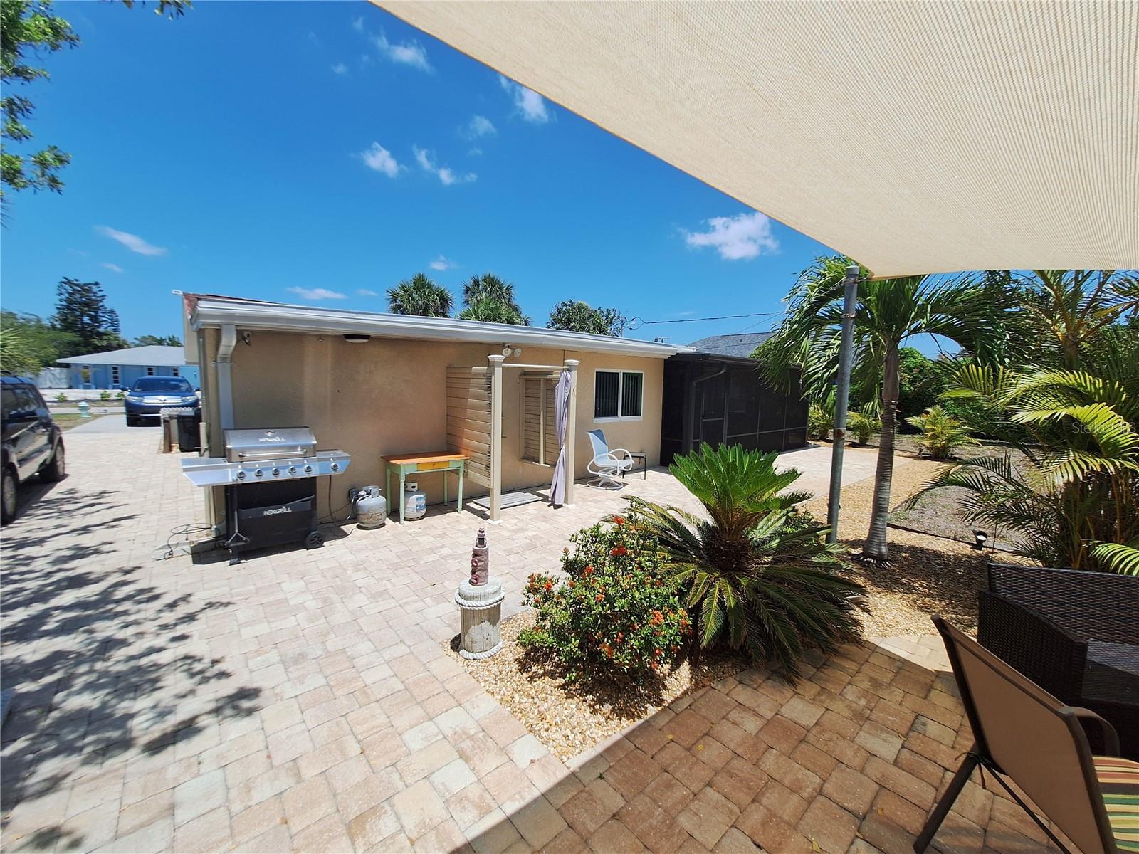 1541 CREST DR — photo 25