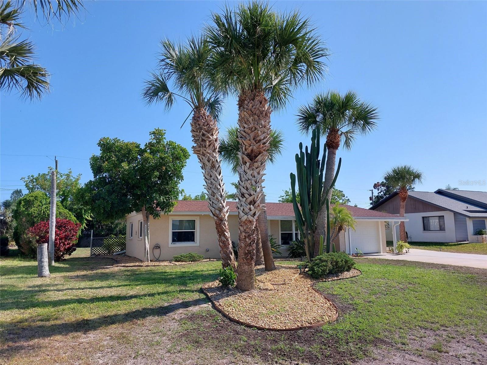 1541 CREST DR — photo 29