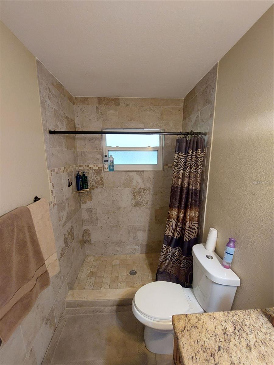1541 CREST DR — photo 14