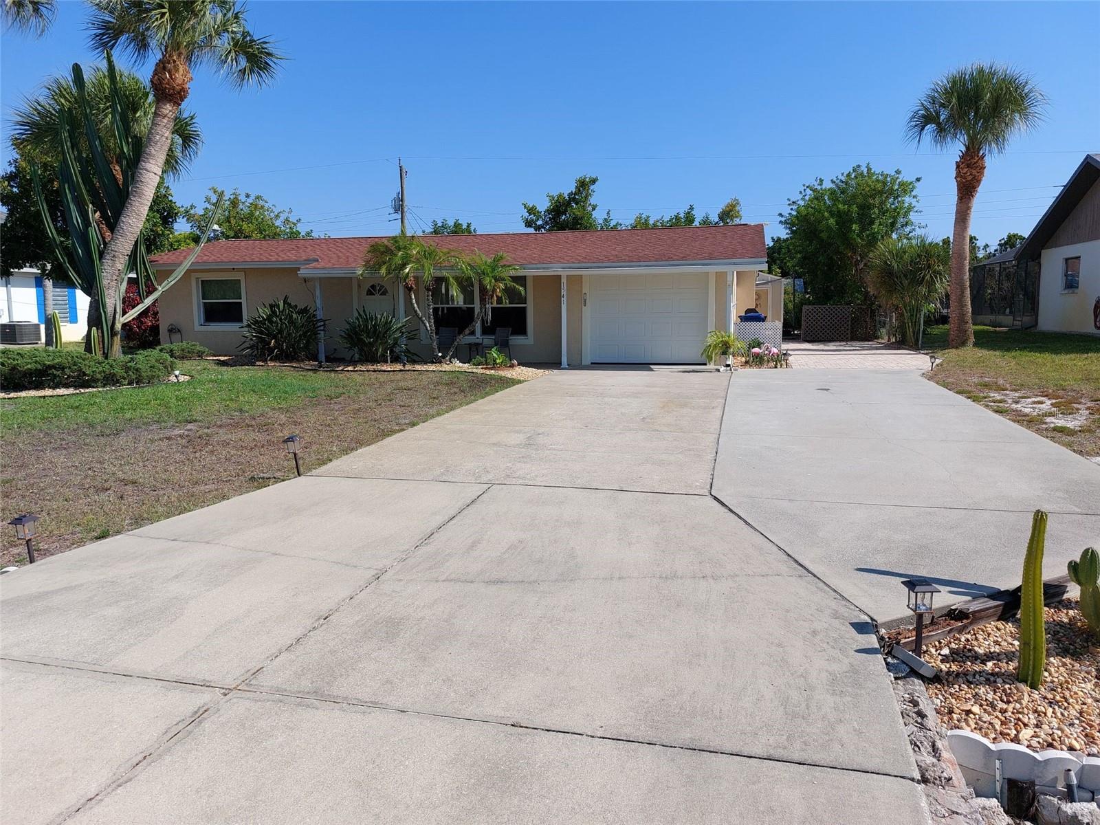 1541 CREST DR — photo 22