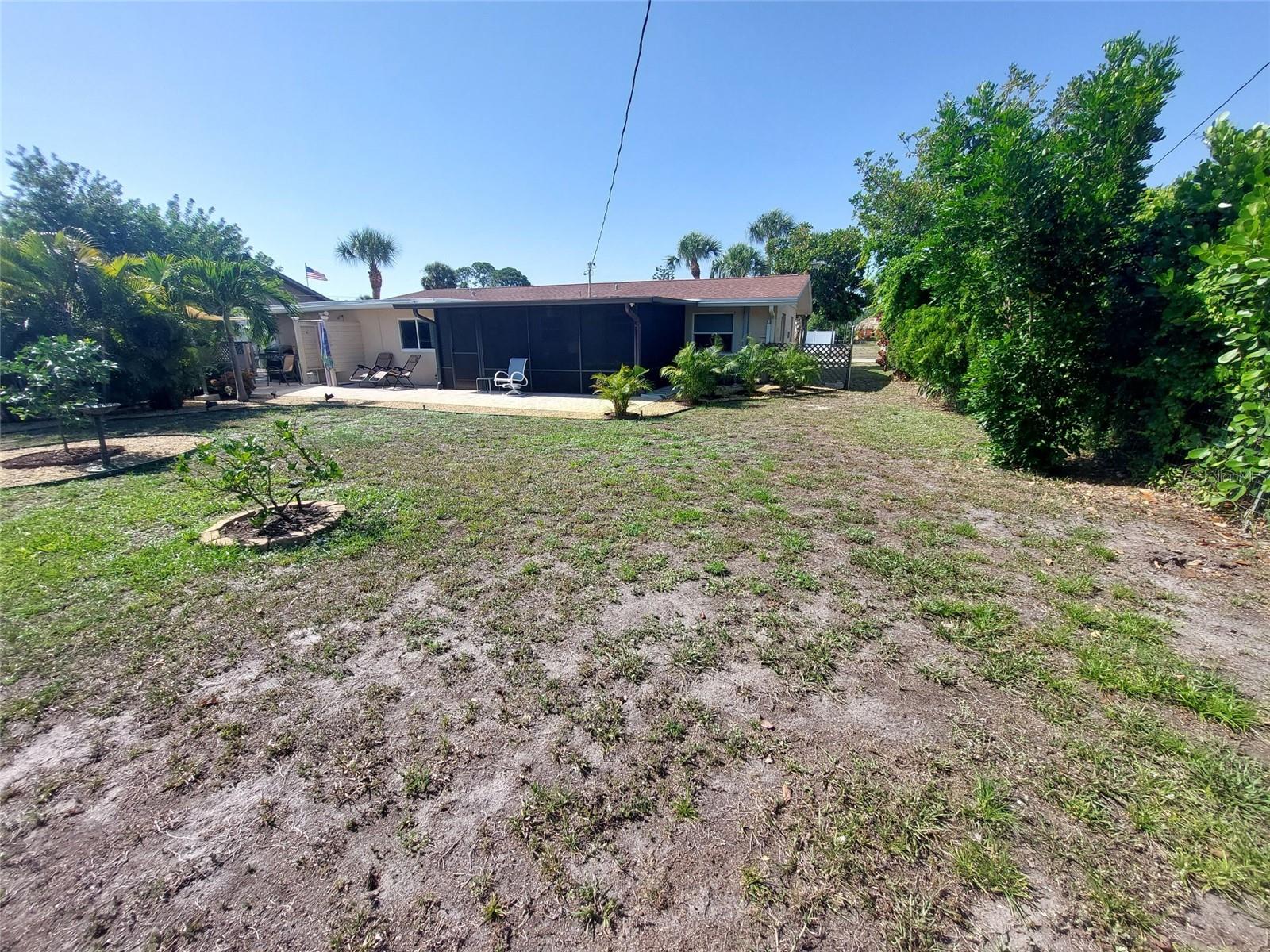 1541 CREST DR — photo 27