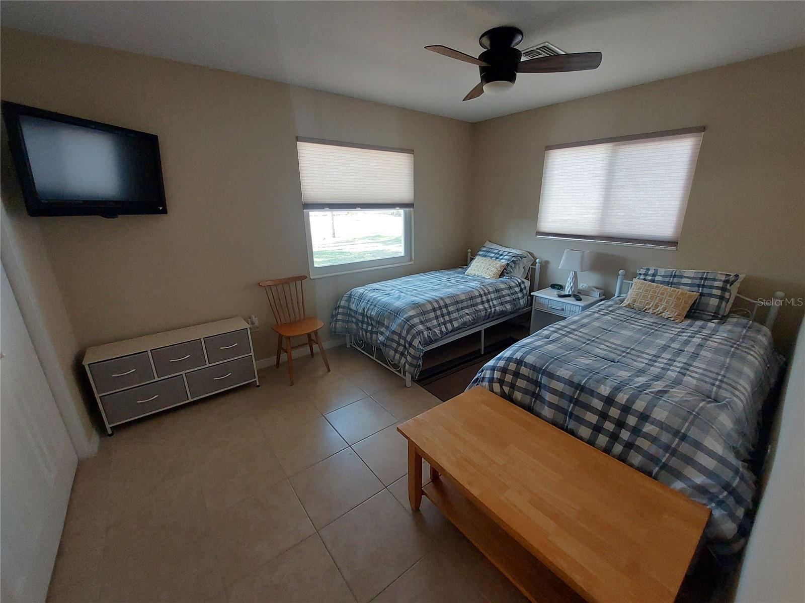 1541 CREST DR — photo 17