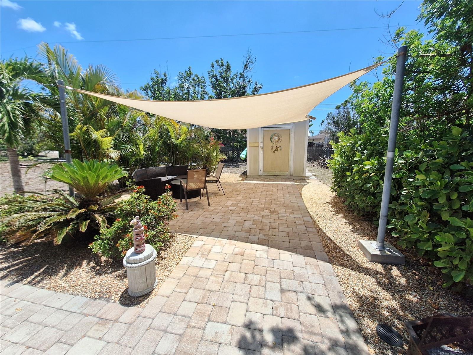 1541 CREST DR — photo 24