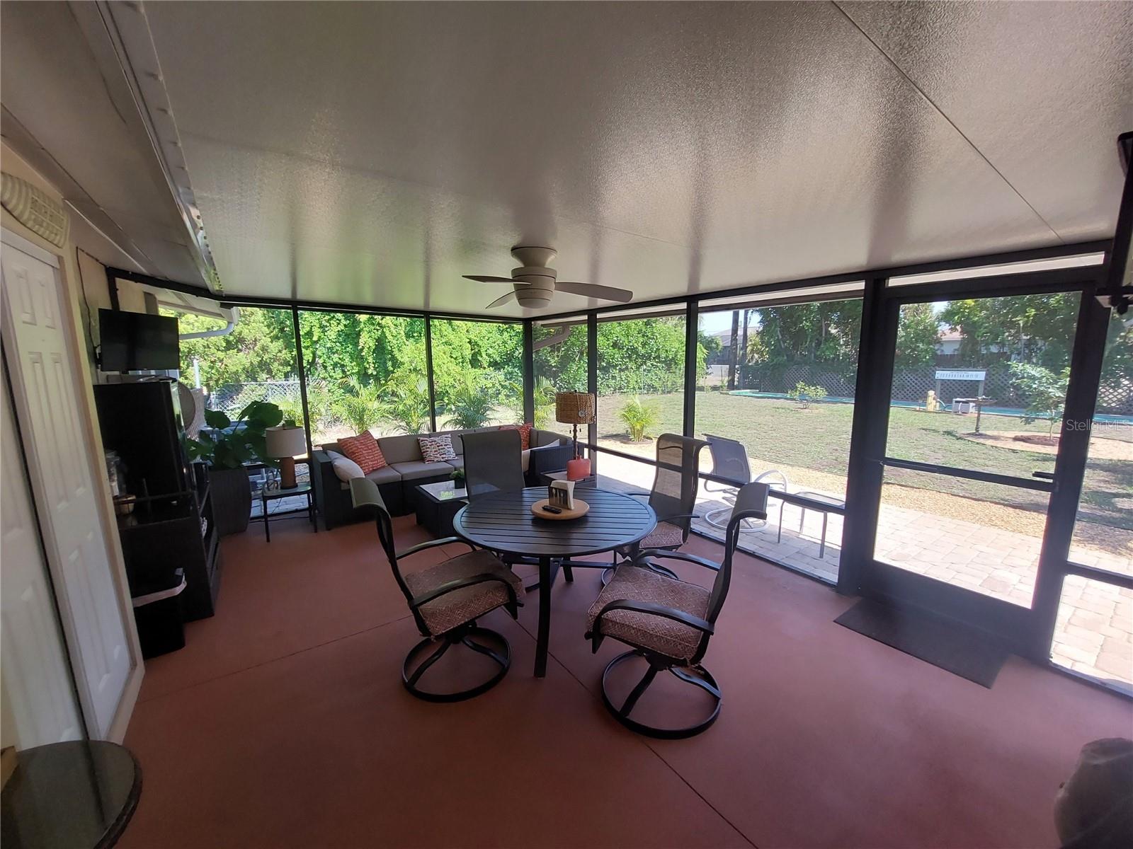1541 CREST DR — photo 20