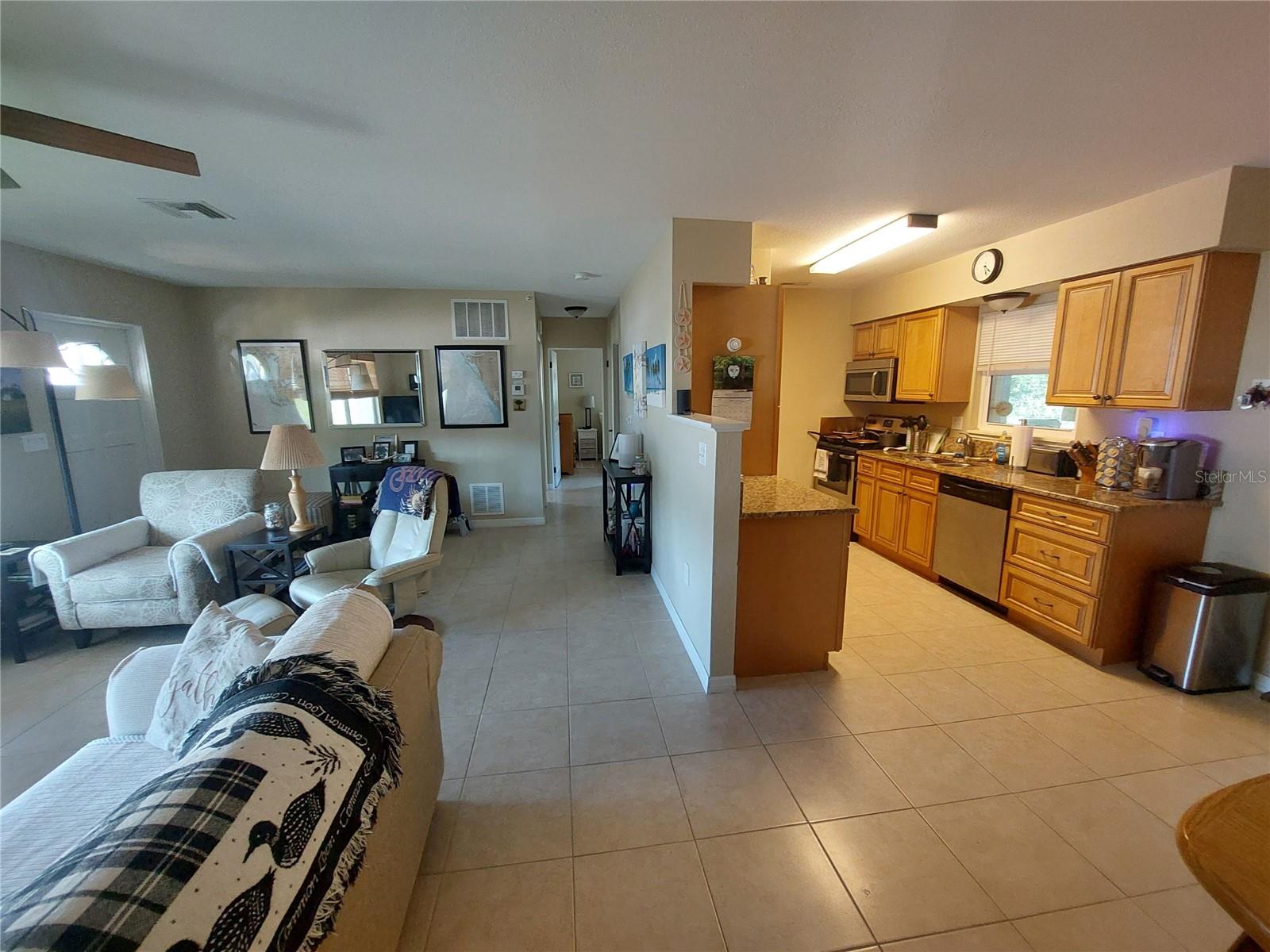 1541 CREST DR — photo 5