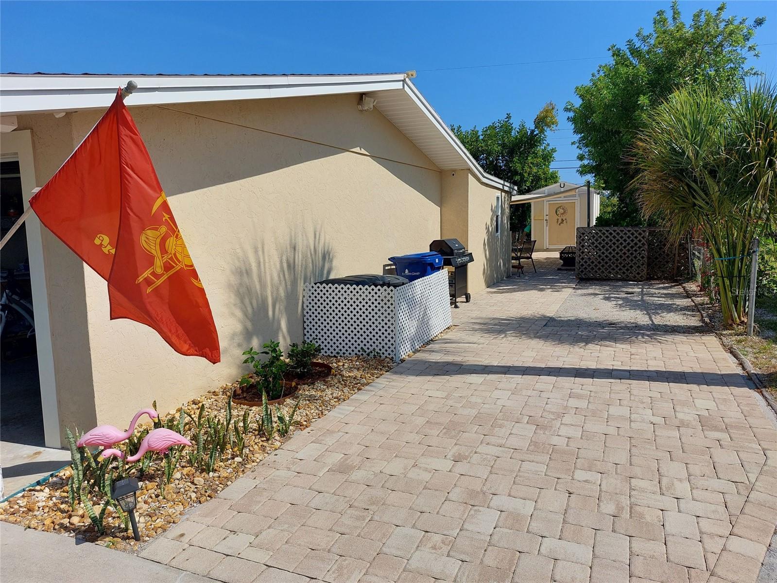 1541 CREST DR — photo 23