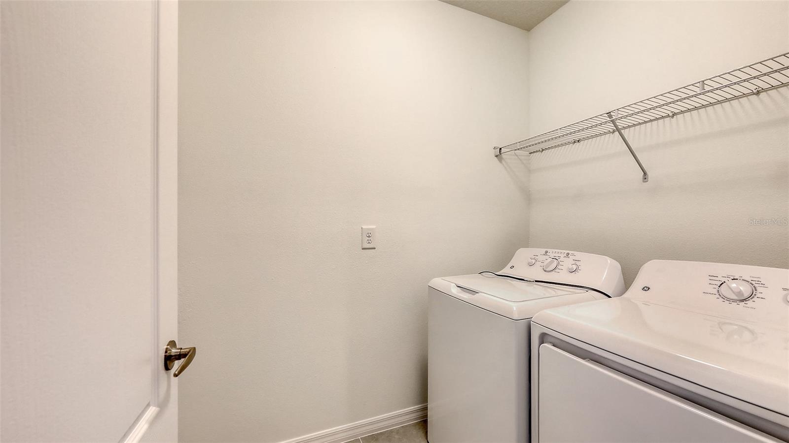 2360 WASHINGTON PALM CT — photo 40