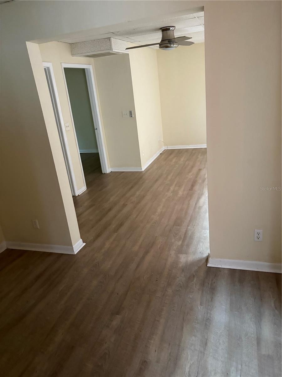 111 S NEWPORT AVE #6 — photo 4