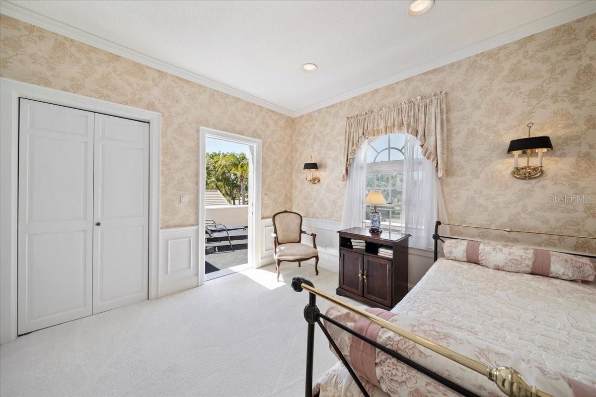 236 SAINT JAMES PARK — photo 34