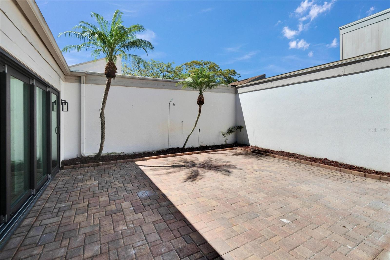 370 S WOODLANDS DR — photo 49