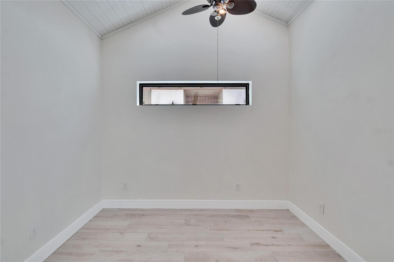 370 S WOODLANDS DR — photo 23