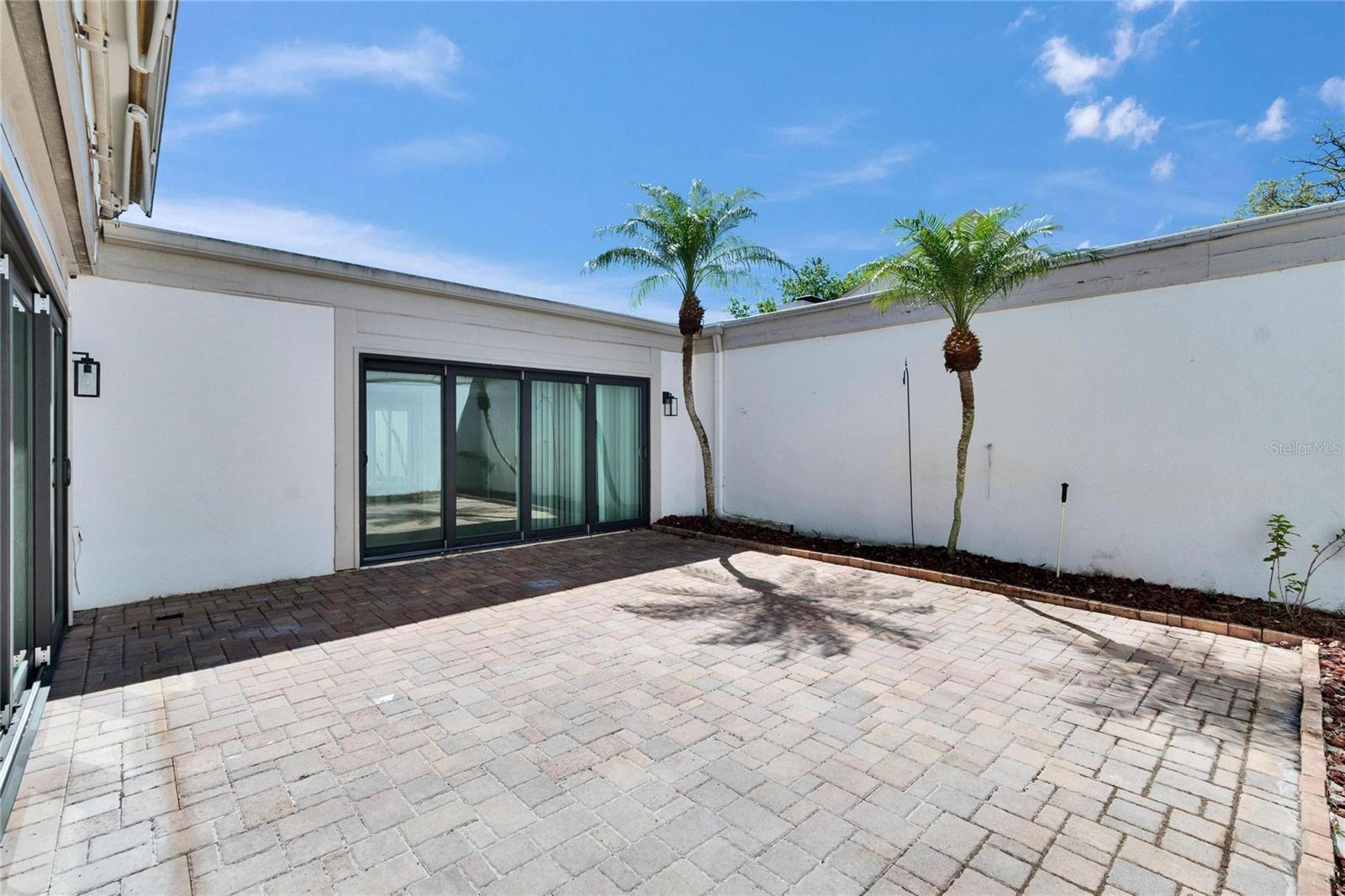 370 S WOODLANDS DR — photo 52