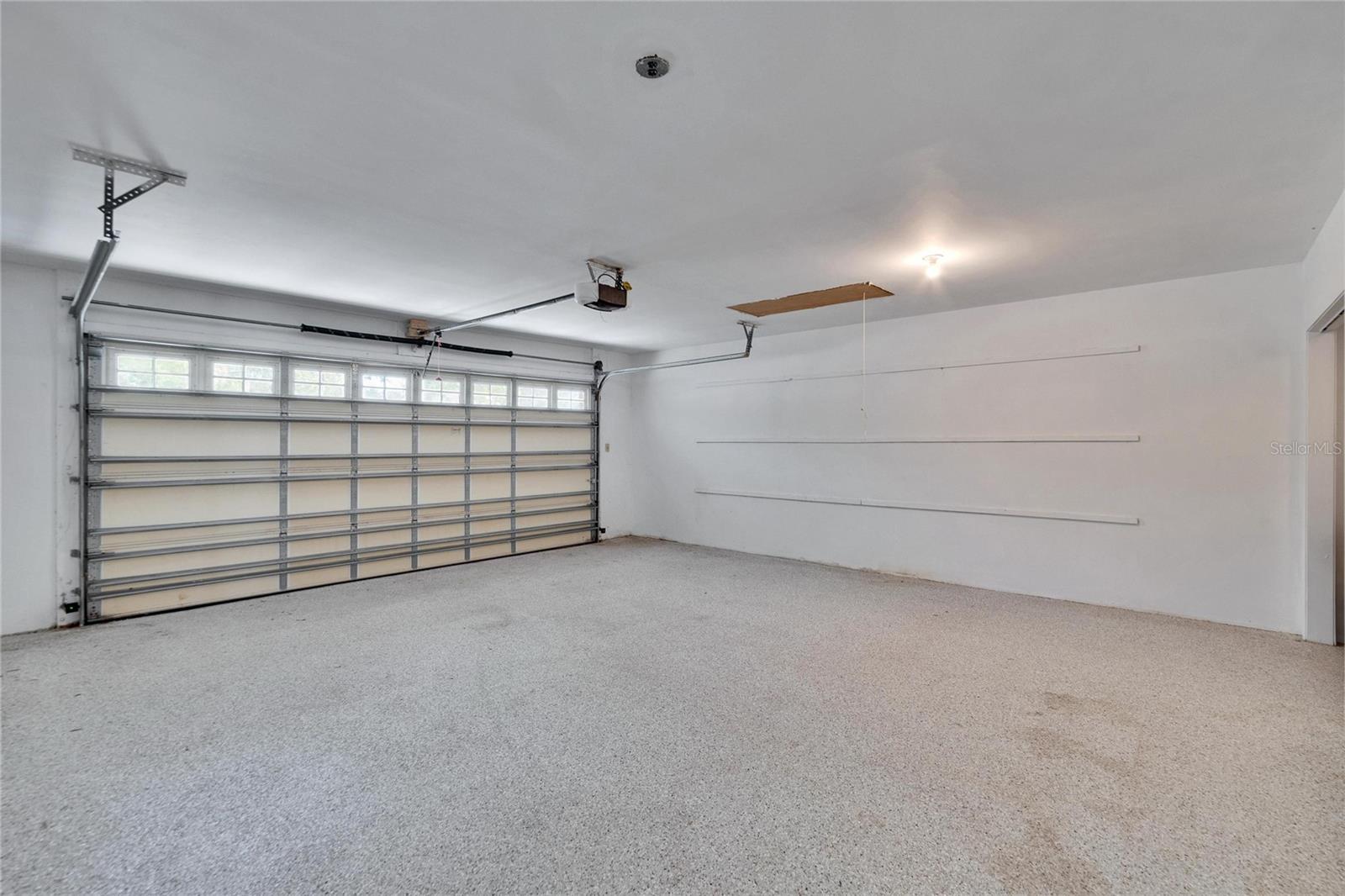 370 S WOODLANDS DR — photo 46