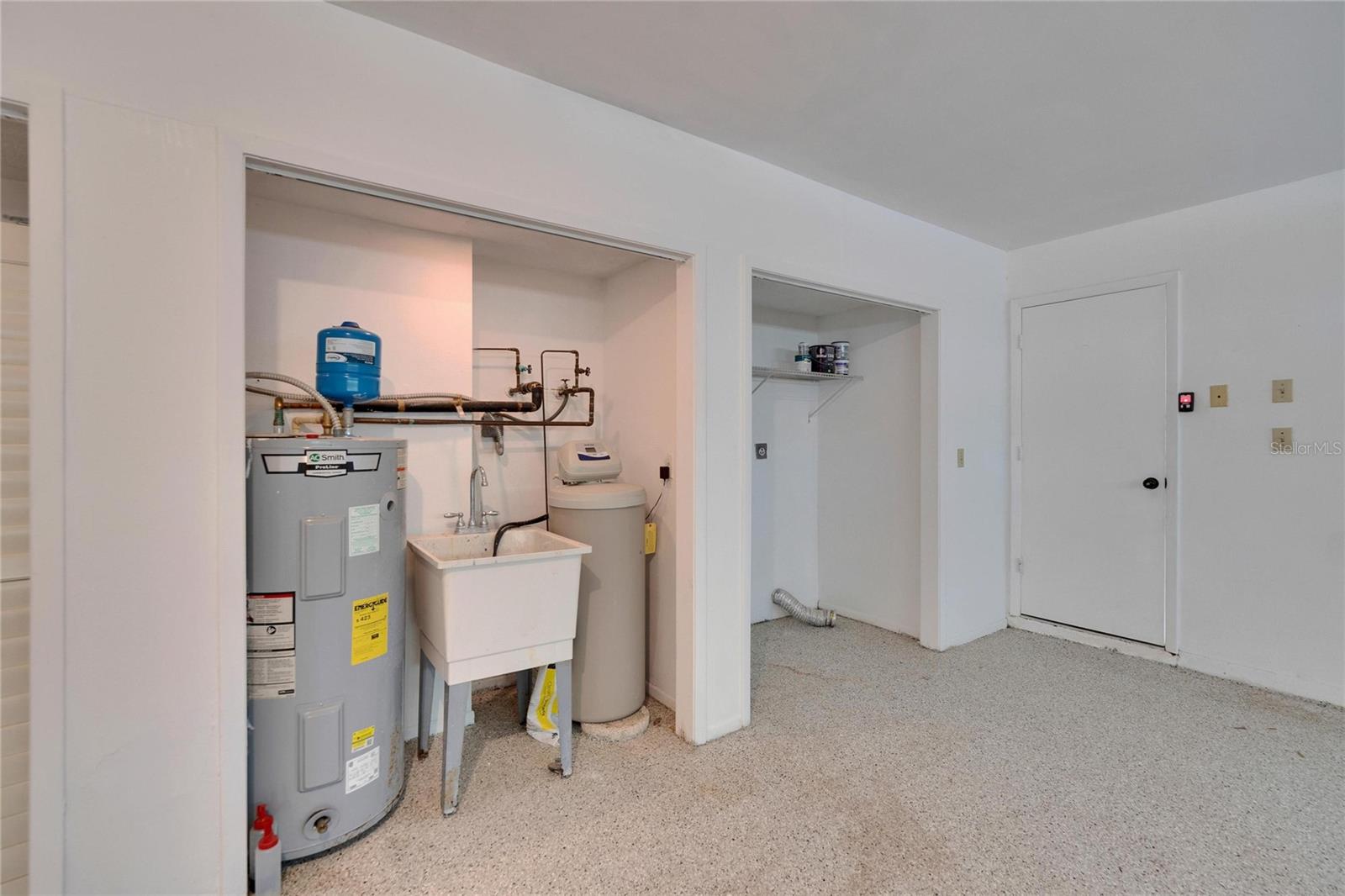 370 S WOODLANDS DR — photo 47
