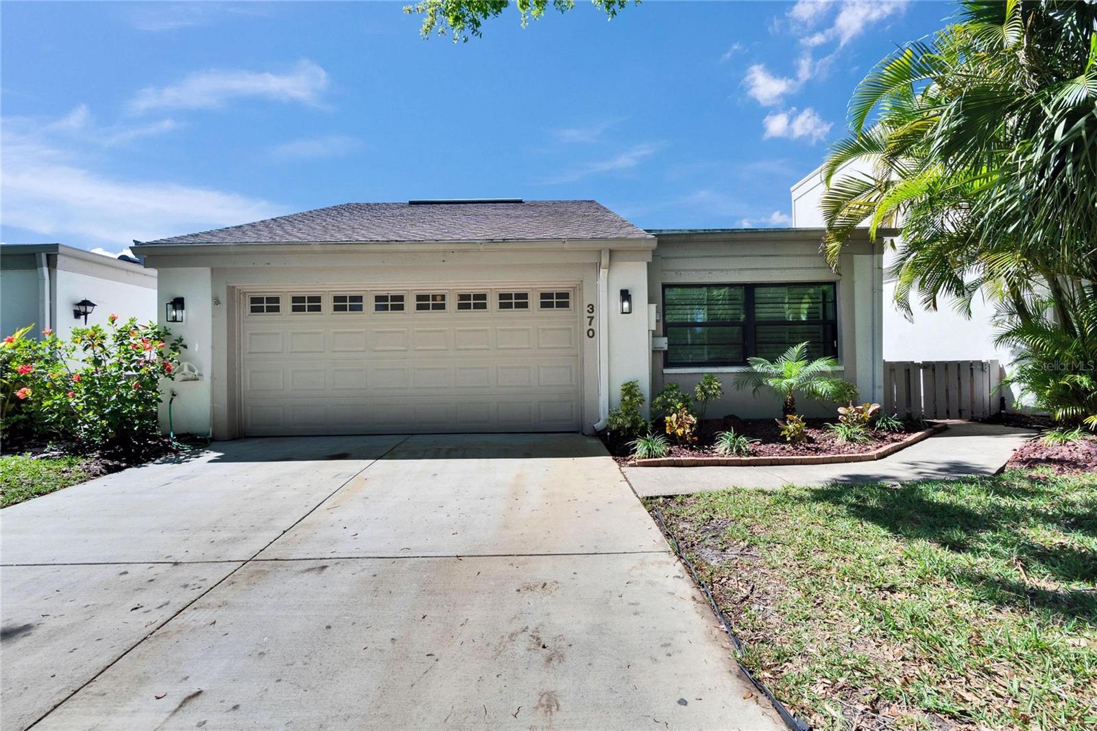 370 S WOODLANDS DR — photo 10