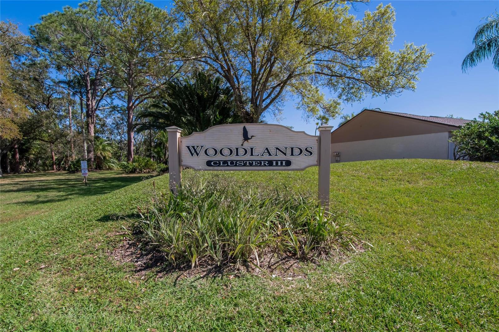 370 S WOODLANDS DR — photo 7