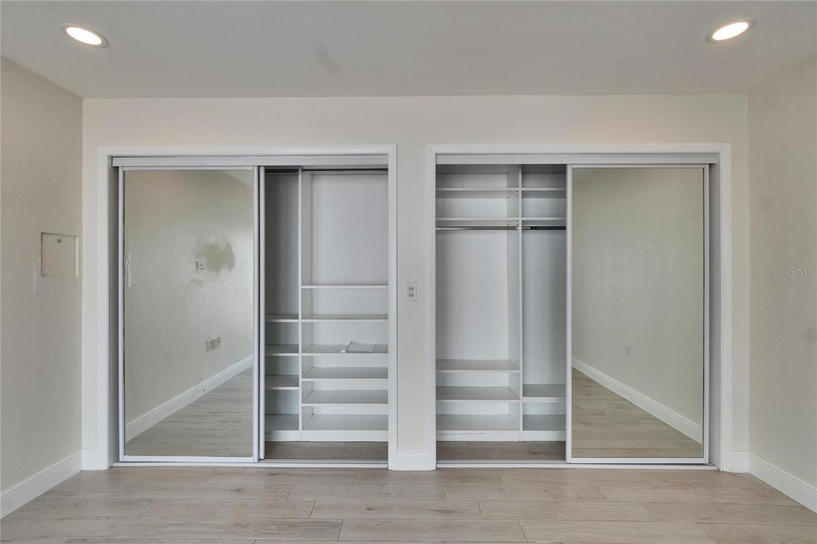 370 S WOODLANDS DR — photo 34