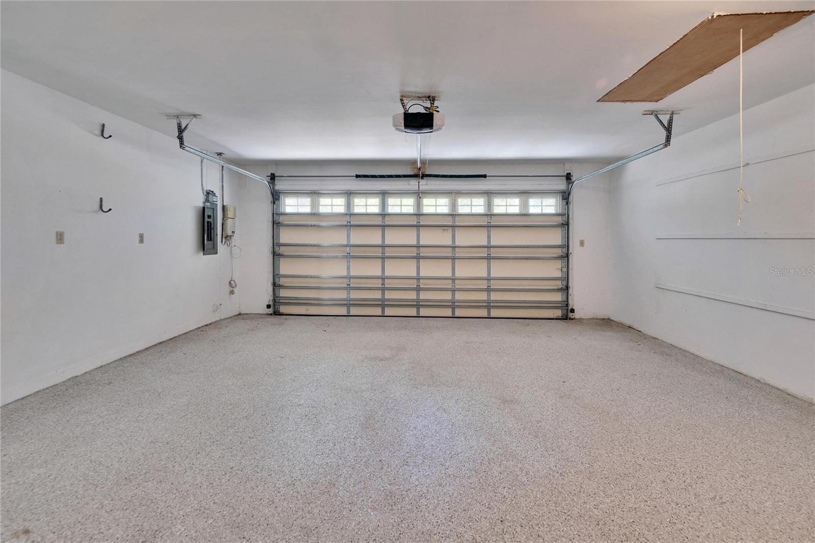 370 S WOODLANDS DR — photo 45