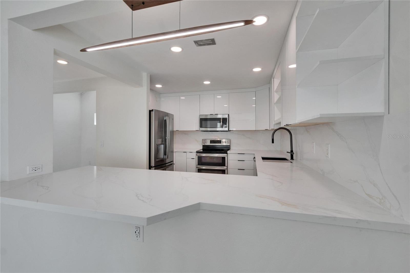 370 S WOODLANDS DR — photo 27