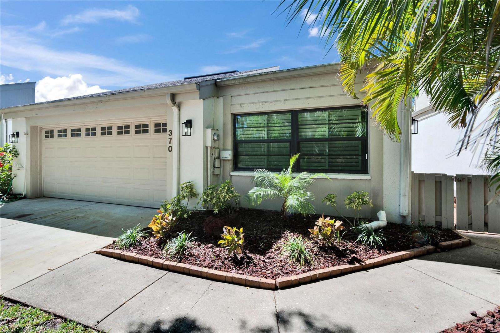 370 S WOODLANDS DR — photo 12