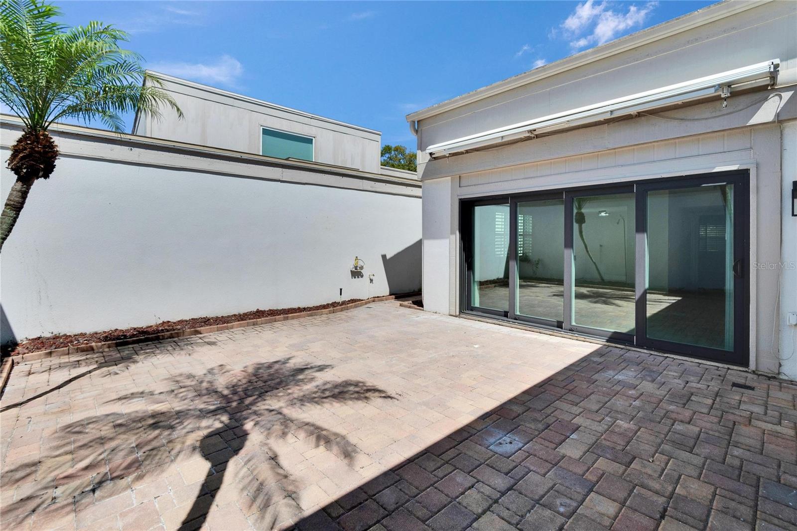 370 S WOODLANDS DR — photo 50