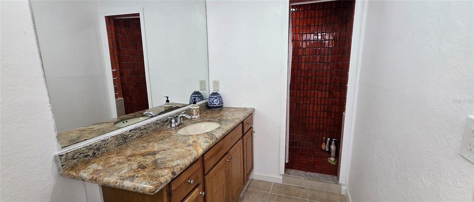 8814 ROCKY CREEK DR — photo 4