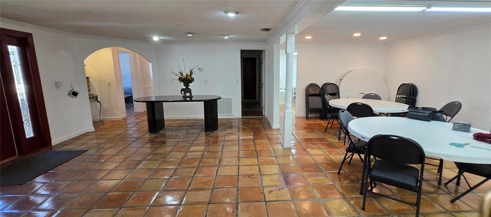 8814 ROCKY CREEK DR — photo 2