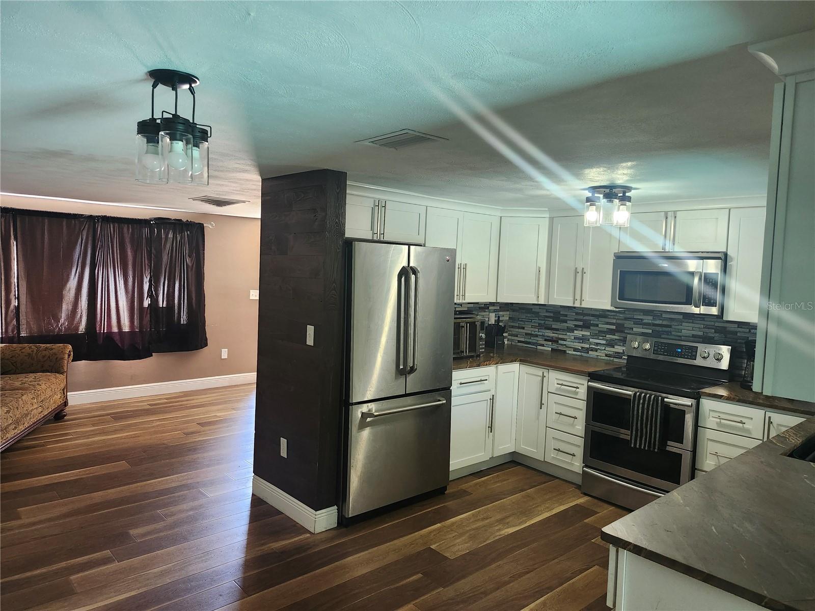 8501 HUNTING SADDLE DR — photo 4