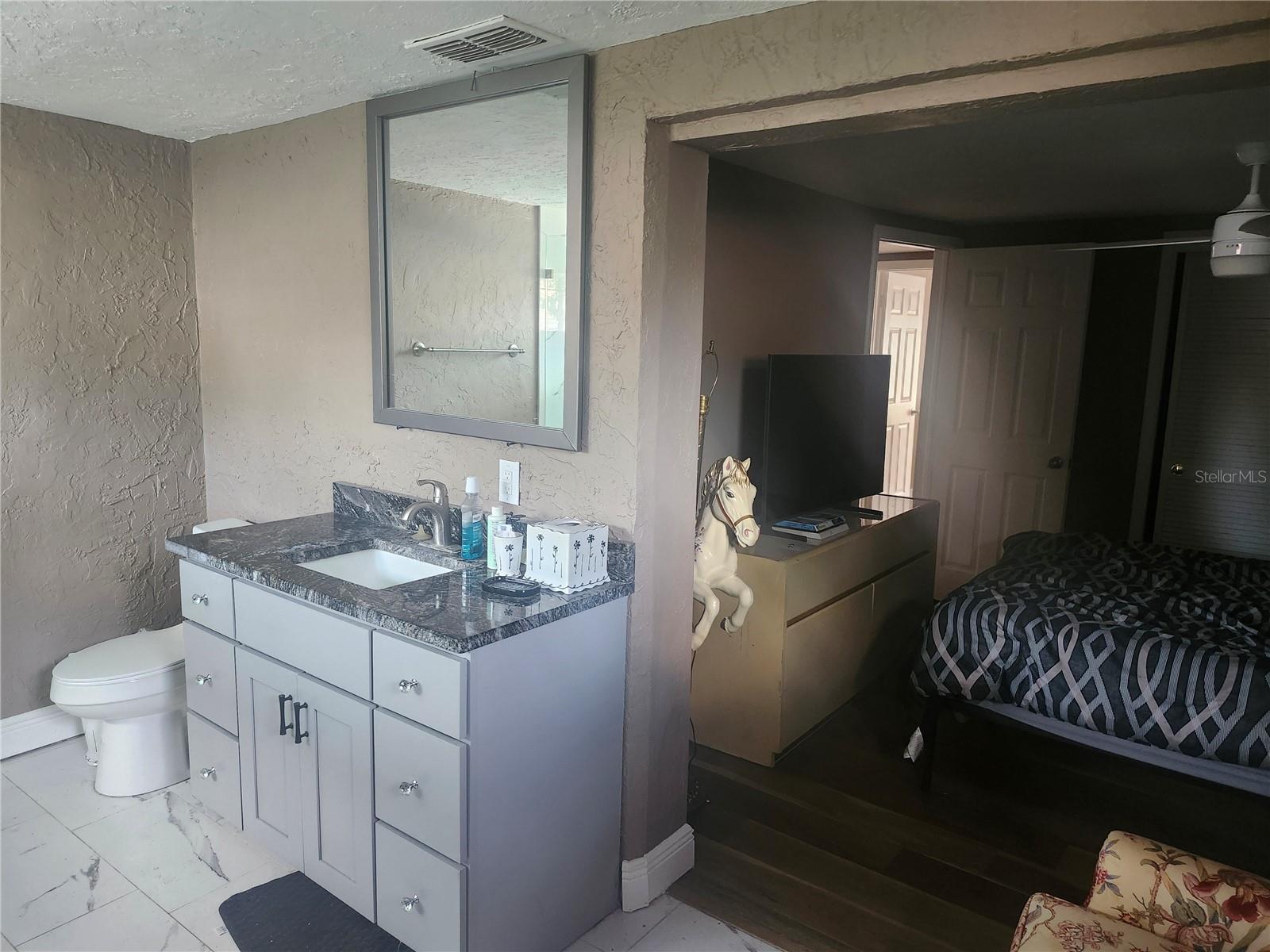 8501 HUNTING SADDLE DR — photo 12