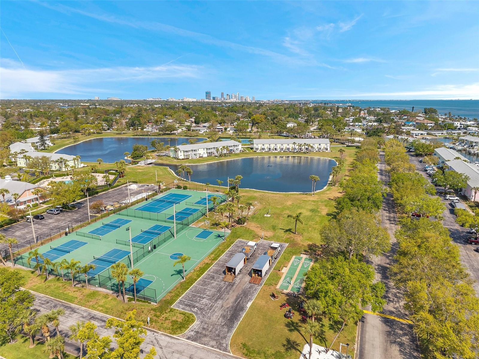 4766 SNOOK DR SE — photo 44