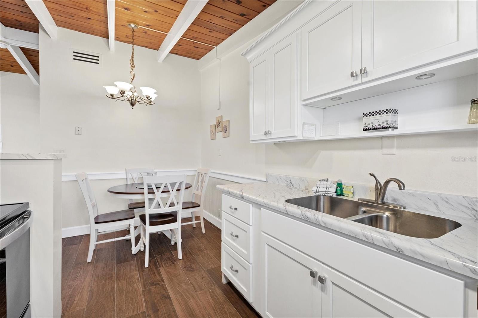 6006 MIDNIGHT PASS RD #15 — photo 11