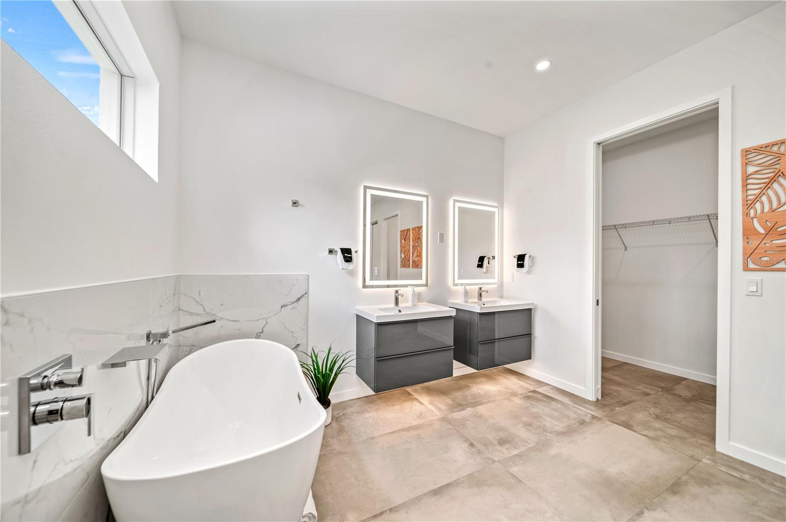 2327 HILLVIEW ST — photo 28