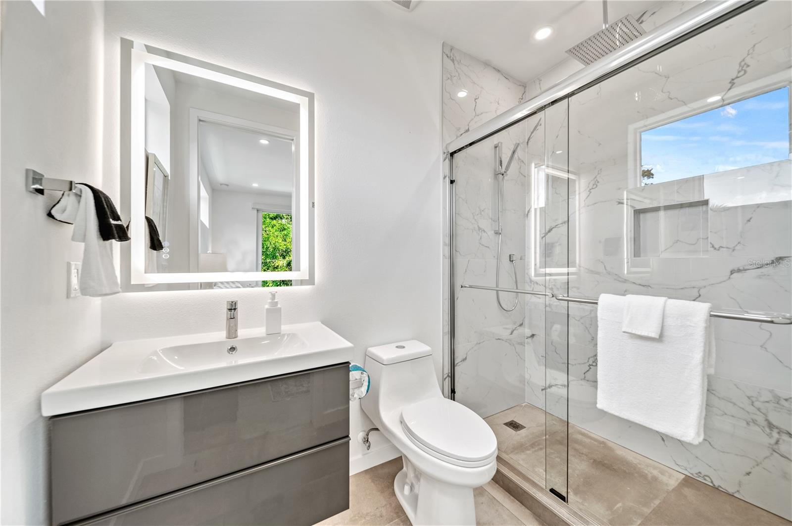 2327 HILLVIEW ST — photo 45