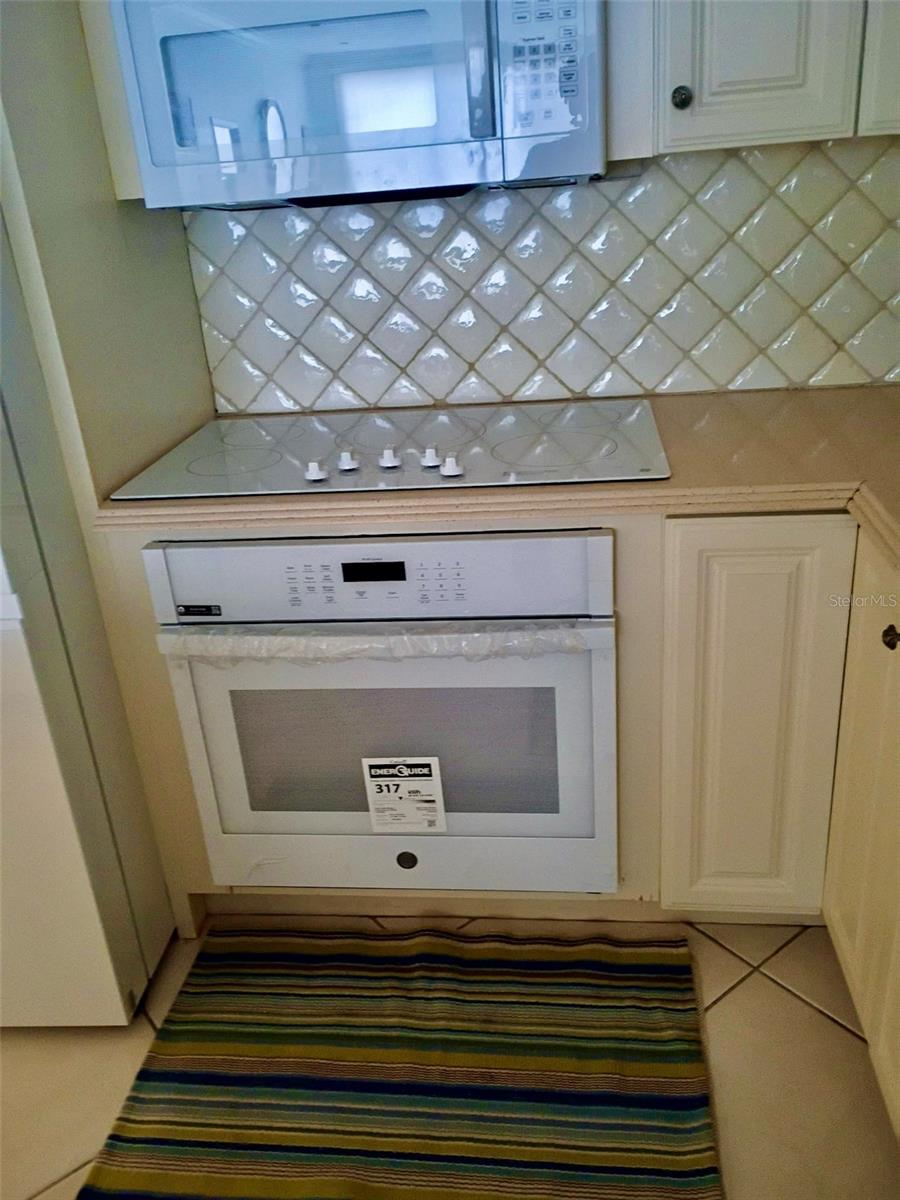 1212 BENJAMIN FRANKLIN DR #102 — photo 9