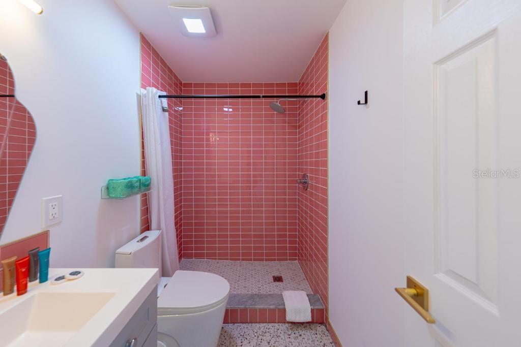648 POINSETTIA AVE — photo 12