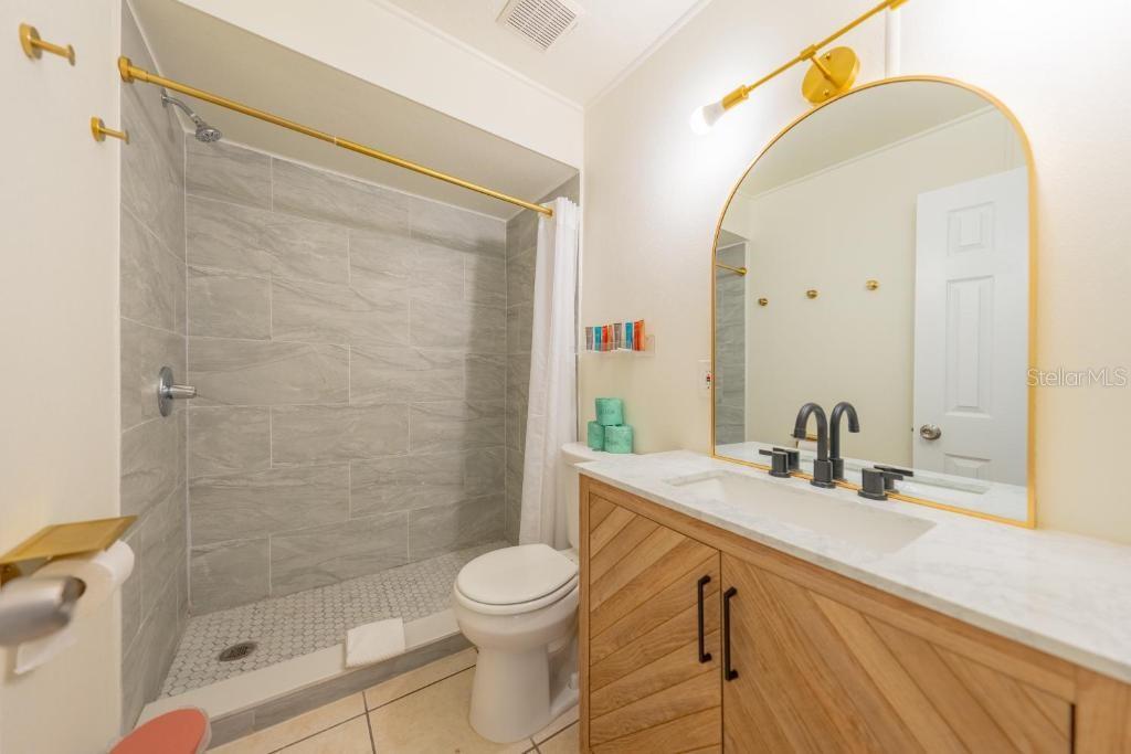648 POINSETTIA AVE — photo 11